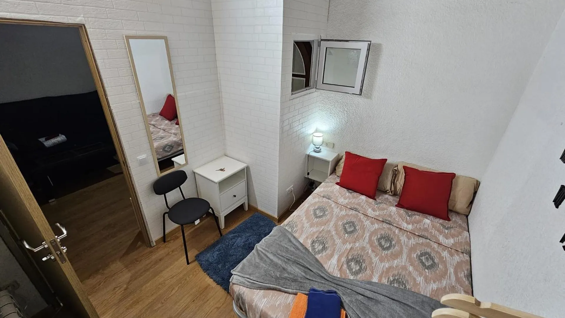 Sagrera Nino House Hotel Barcelona Capsule hotel
